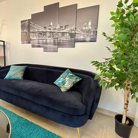 Apartment Large 3 Bedrooms In Center With Terrace&parking-bon1 *